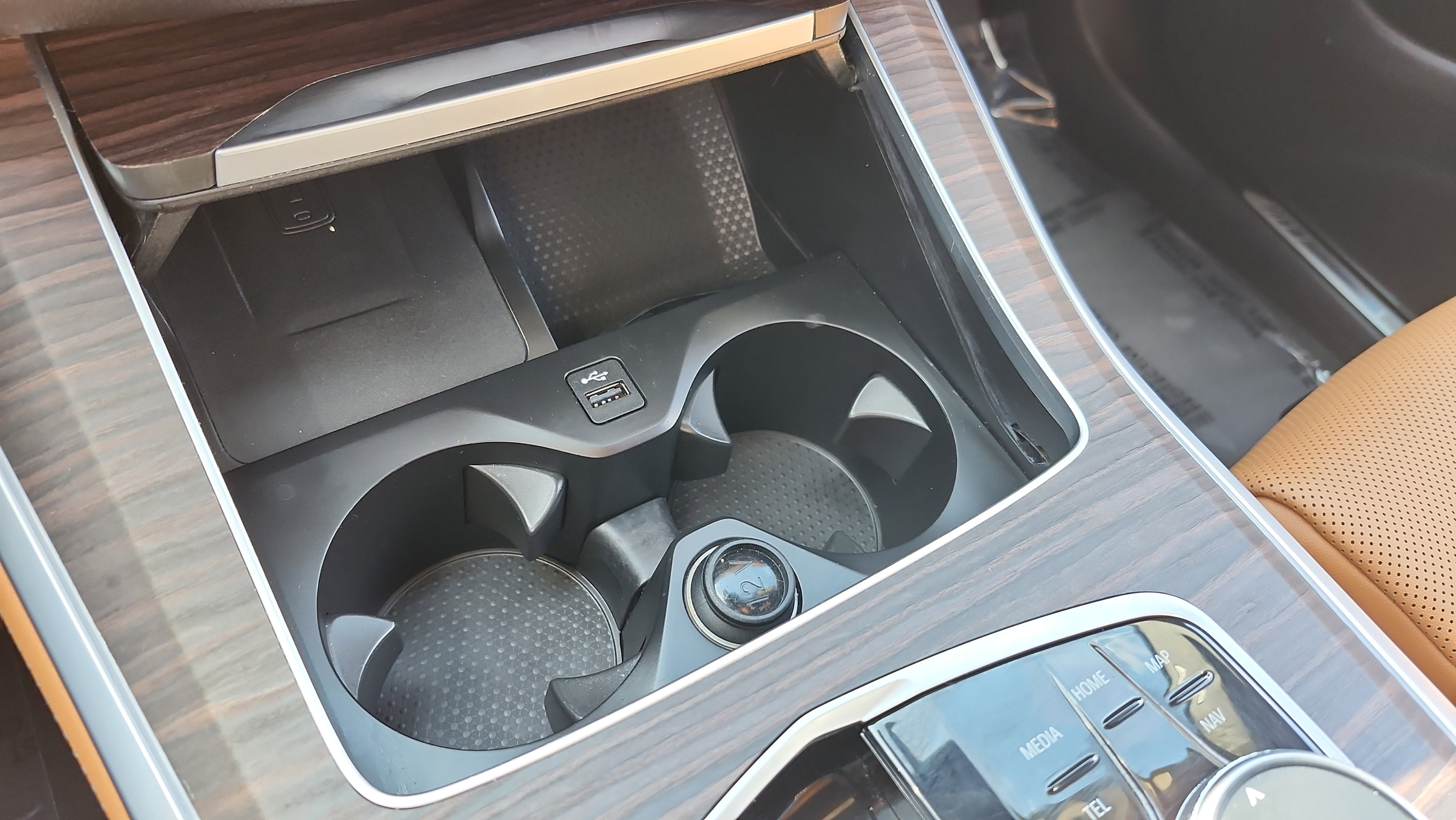 Certified 2024 BMW X5 xDrive50e w/ M Sport Package image 31