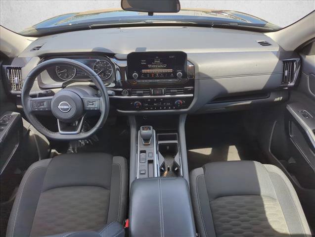 Used 2024 Nissan Pathfinder SV FWD image 17