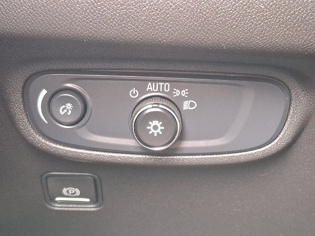 Used 2024 GMC Terrain SLE AWD/4WD image 22