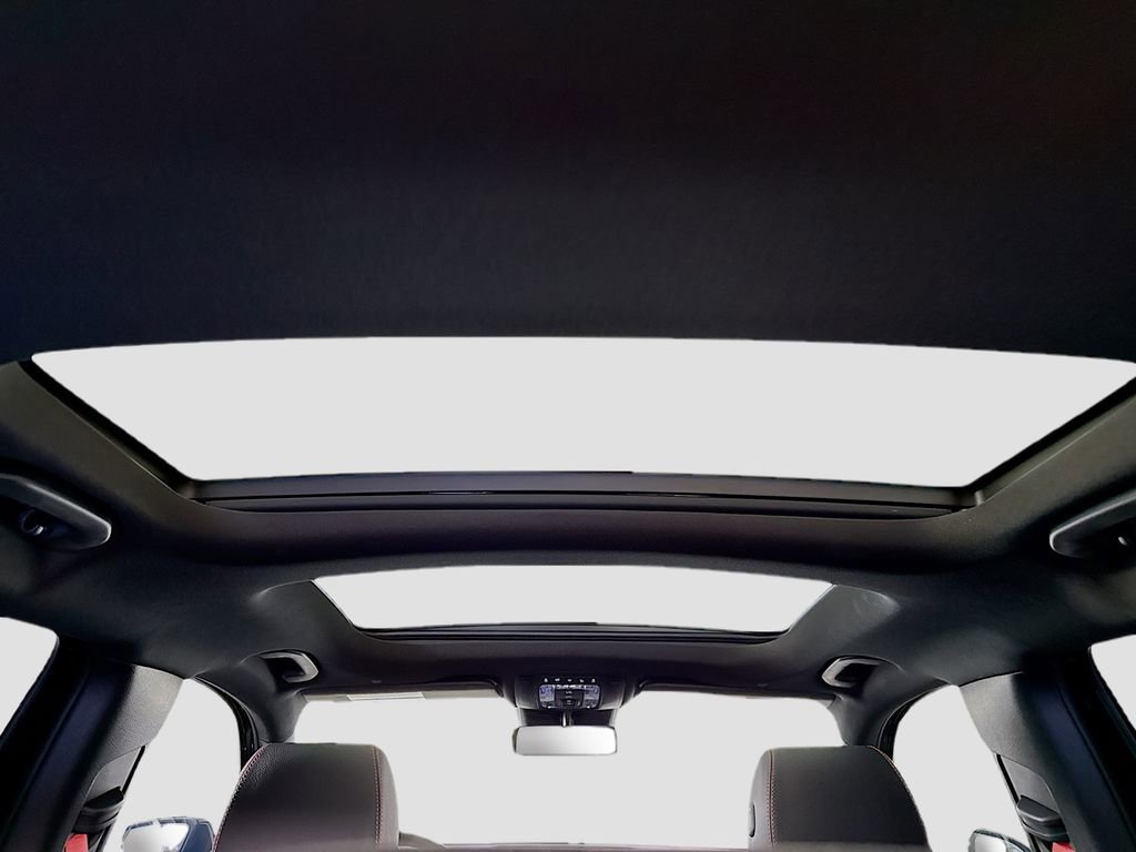 Used 2024 Mercedes-Benz GLB 35 AMG 4MATIC image 22