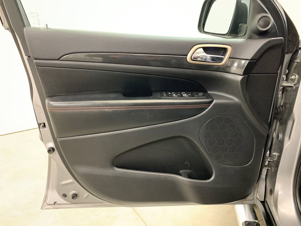 Used 2017 Jeep Grand Cherokee Laredo image 17