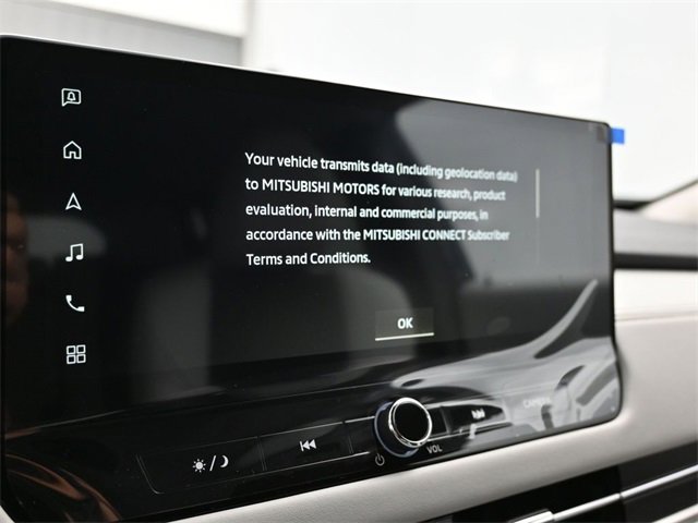 New 2025 Mitsubishi Outlander SE image 21