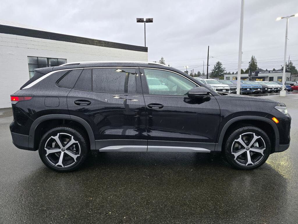 New 2026 Volkswagen Tiguan SE image 3