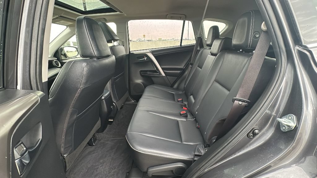 Used 2018 Toyota RAV4 Limited FWD image 32