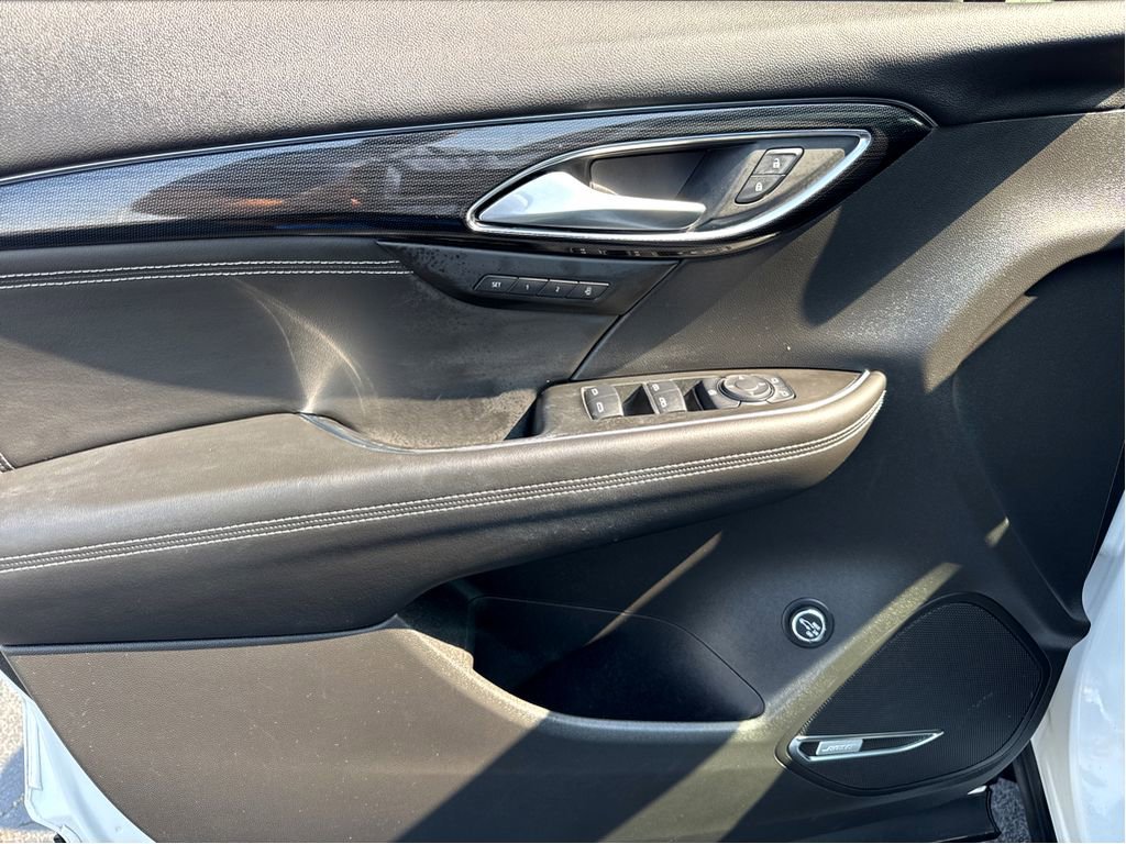 Used 2021 Buick Envision Essence w/ Technology Package I image 11