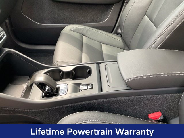 New 2026 Volvo XC40 B4 Core w/ Climate Package FWD image 15