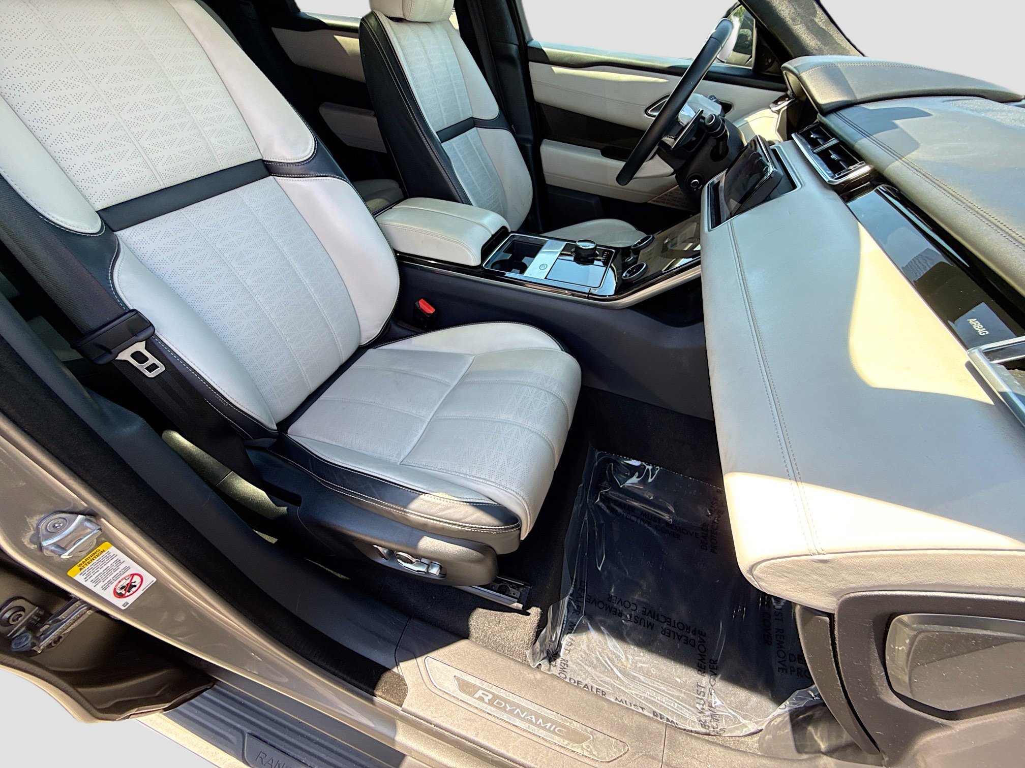 Used 2018 Land Rover Range Rover Velar AWD/4WD image 14