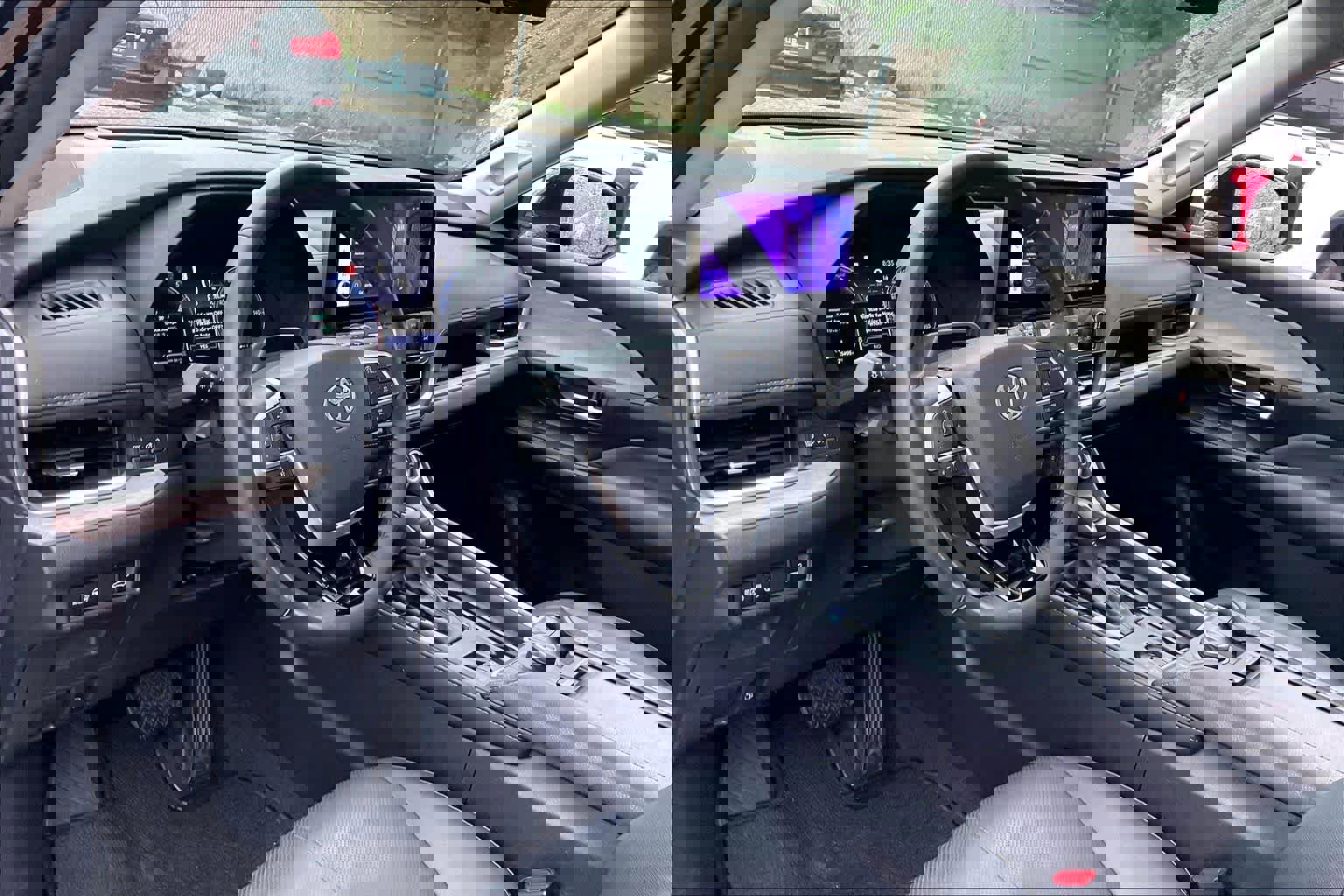 Used 2025 Toyota Grand Highlander AWD image 18