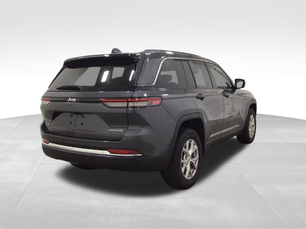 Used 2023 Jeep Grand Cherokee Limited w/ Trailer Tow Prep Group (B) image 4