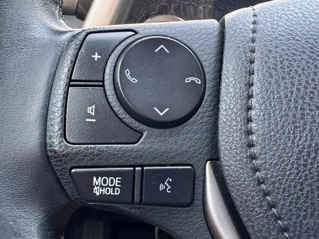 Used 2016 Toyota RAV4 Limited AWD/4WD image 17