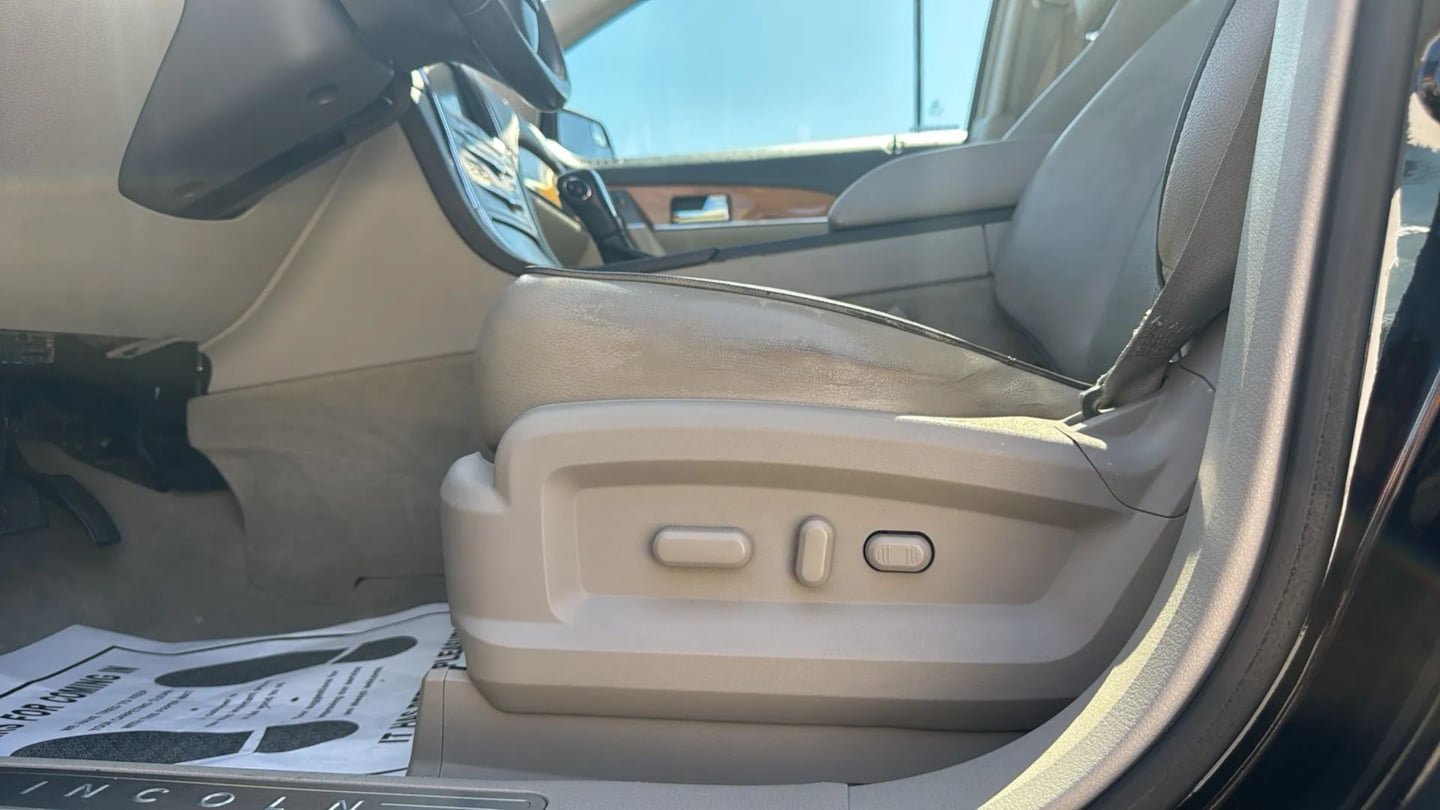 Used 2012 Lincoln MKX FWD w/ Wood Pkg image 19