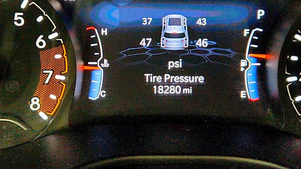 Used 2023 Jeep Compass Trailhawk image 15