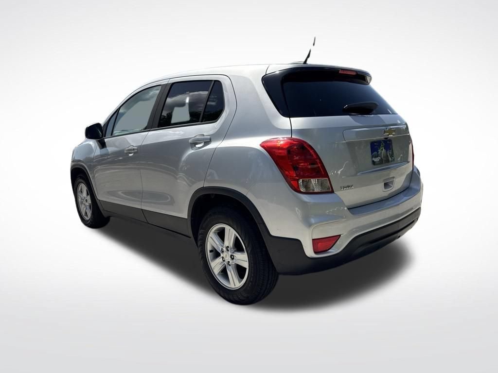 Used 2020 Chevrolet Trax LS w/ Tint and Cruise Package FWD image 6