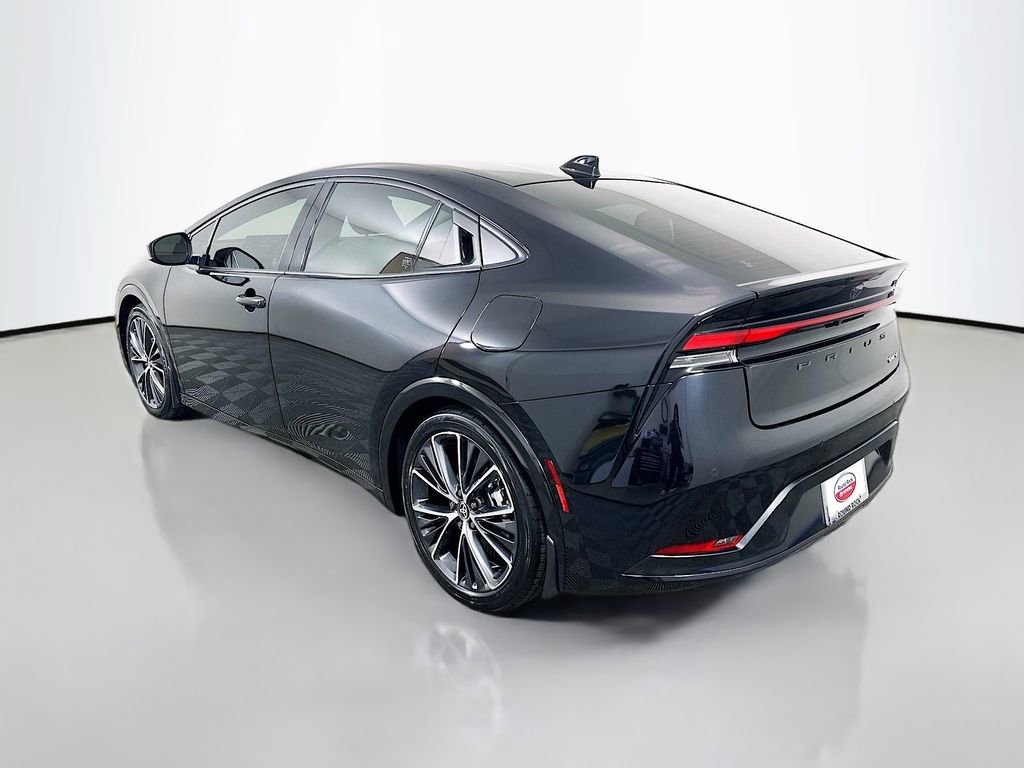 Used 2026 Toyota Prius XLE FWD image 7