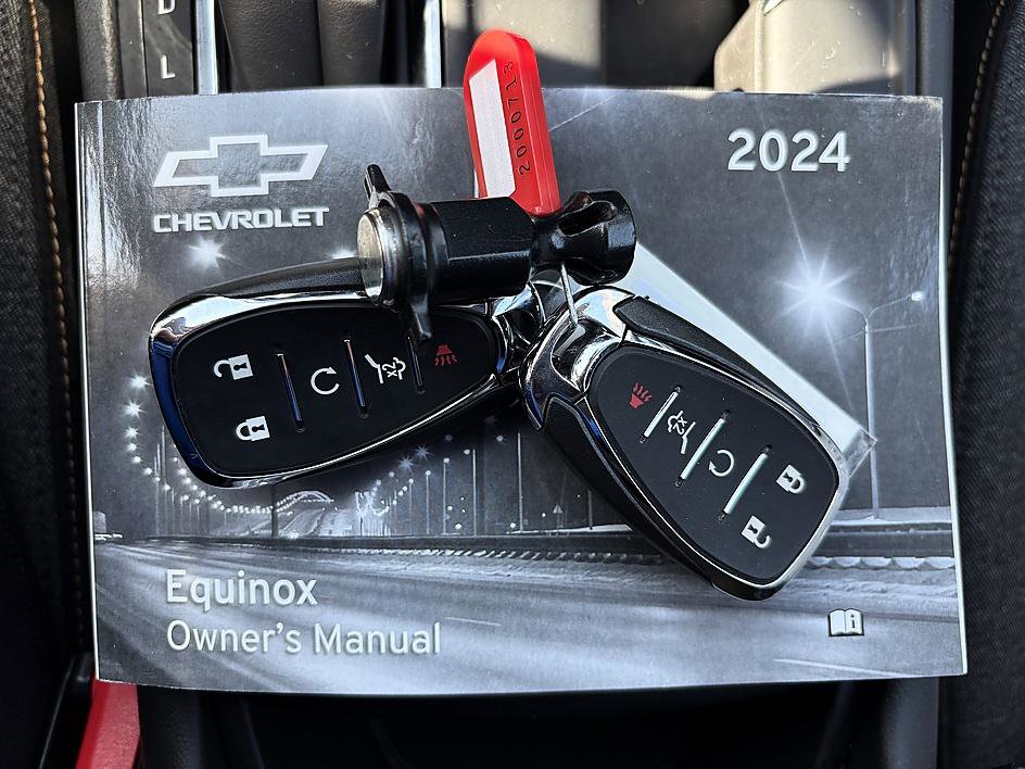 Used 2024 Chevrolet Equinox LT FWD image 28