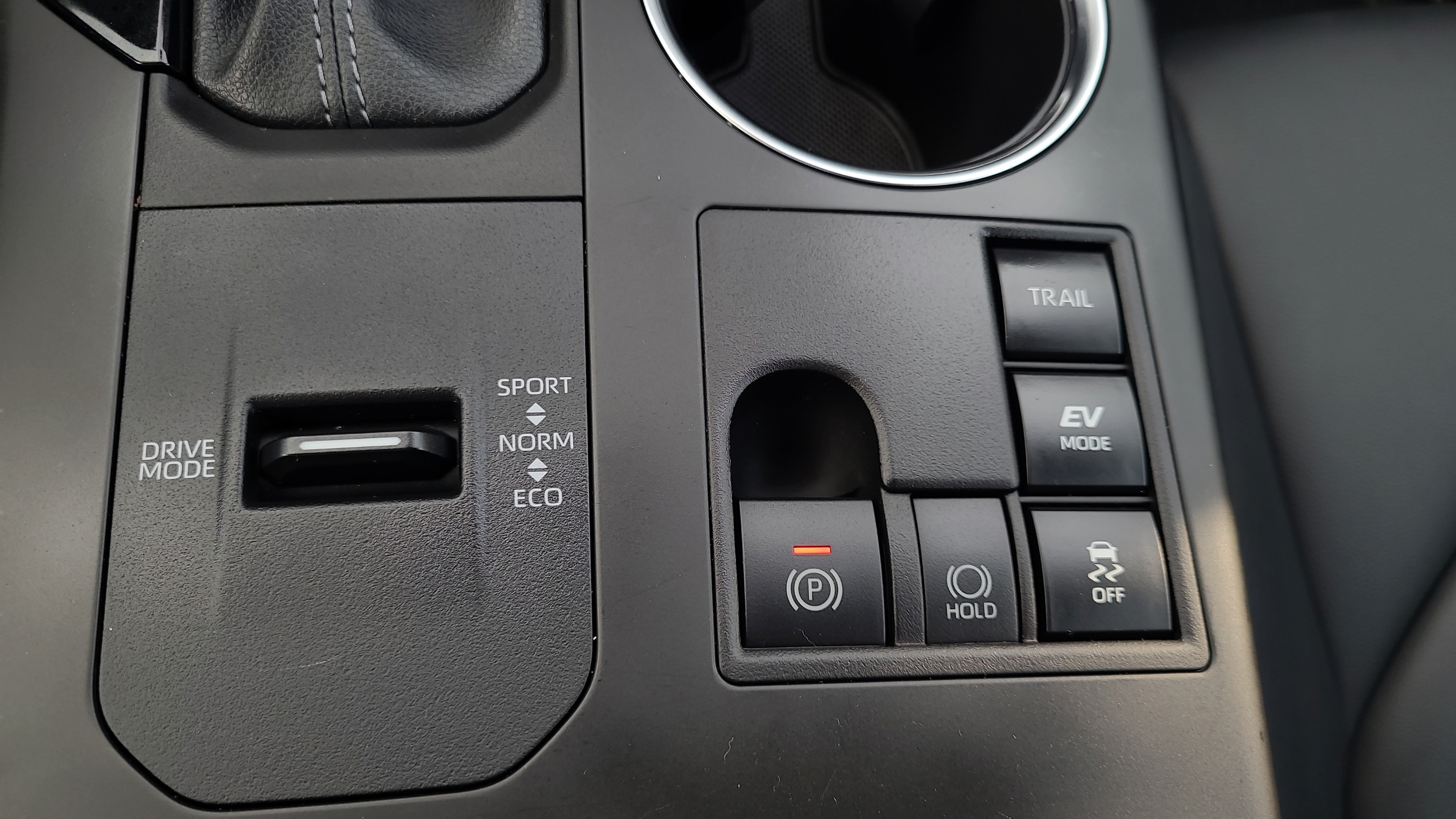 Used 2024 Toyota Highlander XLE AWD/4WD image 25