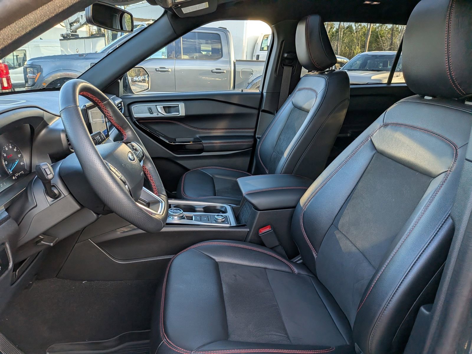 Certified 2023 Ford Explorer ST-Line w/ Class IV Trailer Tow Package image 23