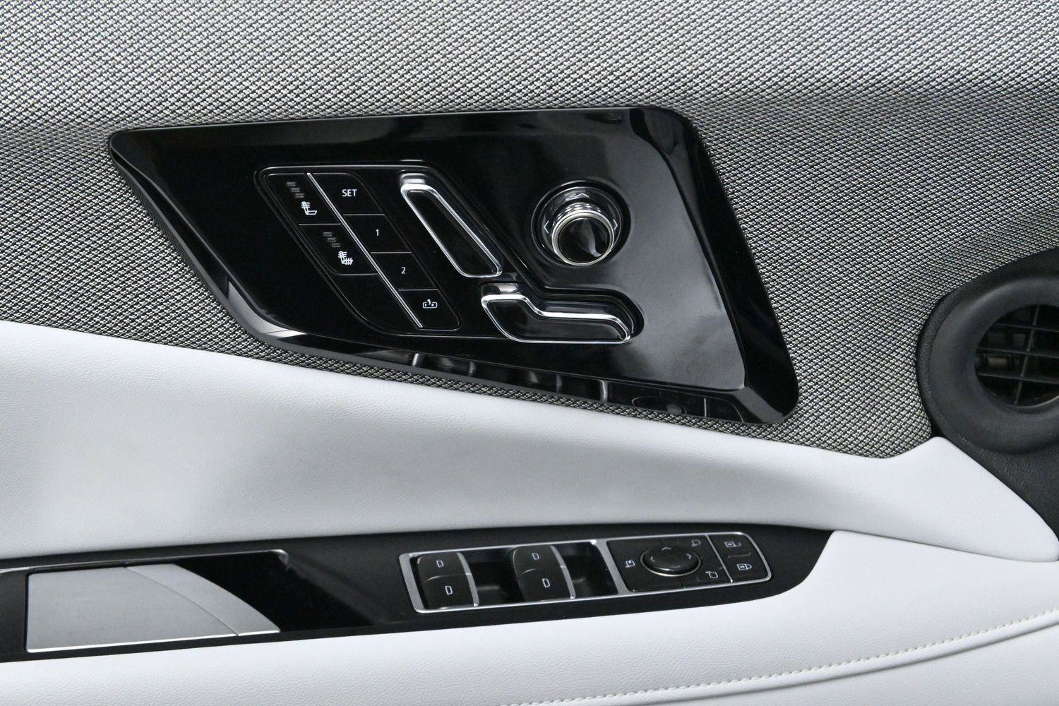 Certified 2025 Cadillac Optiq Sport 1 AWD/4WD image 12