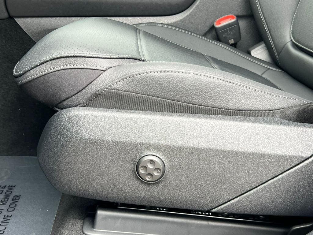 New 2027 Mercedes-Benz GLC 300 4MATIC image 11