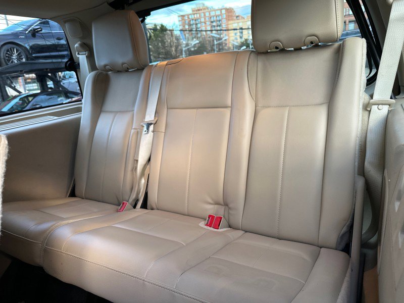 Used 2017 Ford Expedition Limited image 32