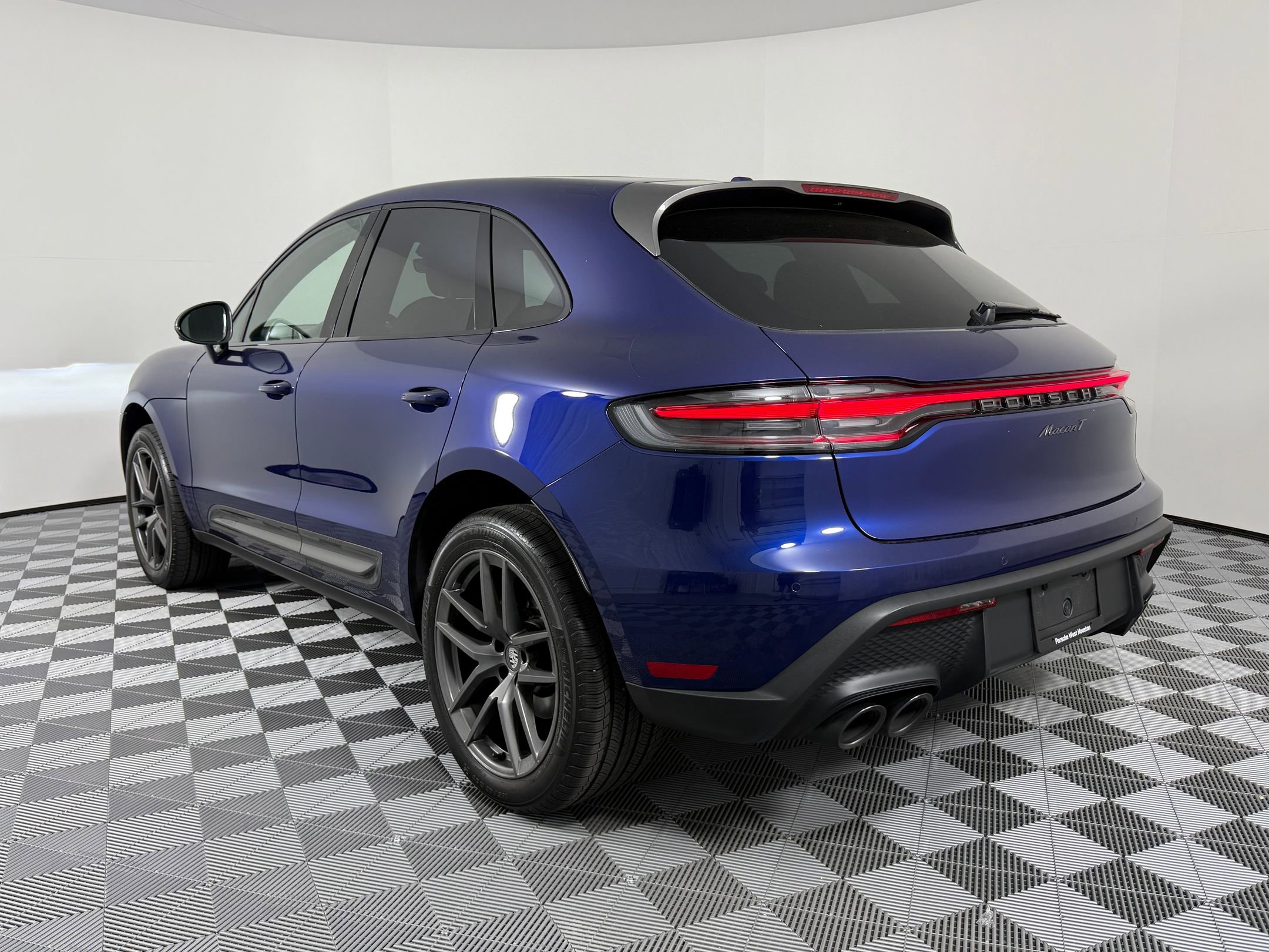New 2025 Porsche Macan Turbo image 3