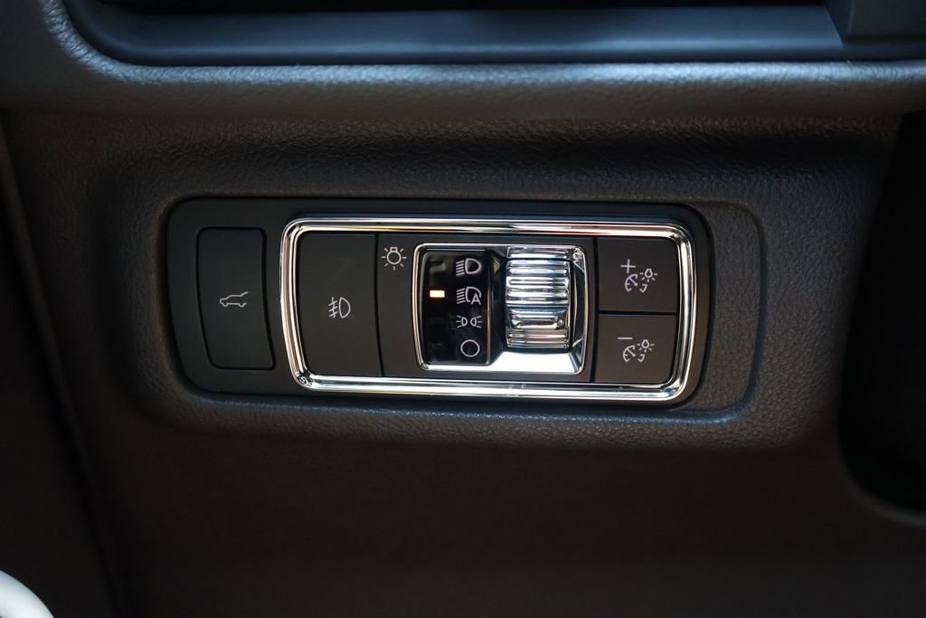 Used 2021 Lincoln Corsair Reserve w/ Elements Package FWD image 35