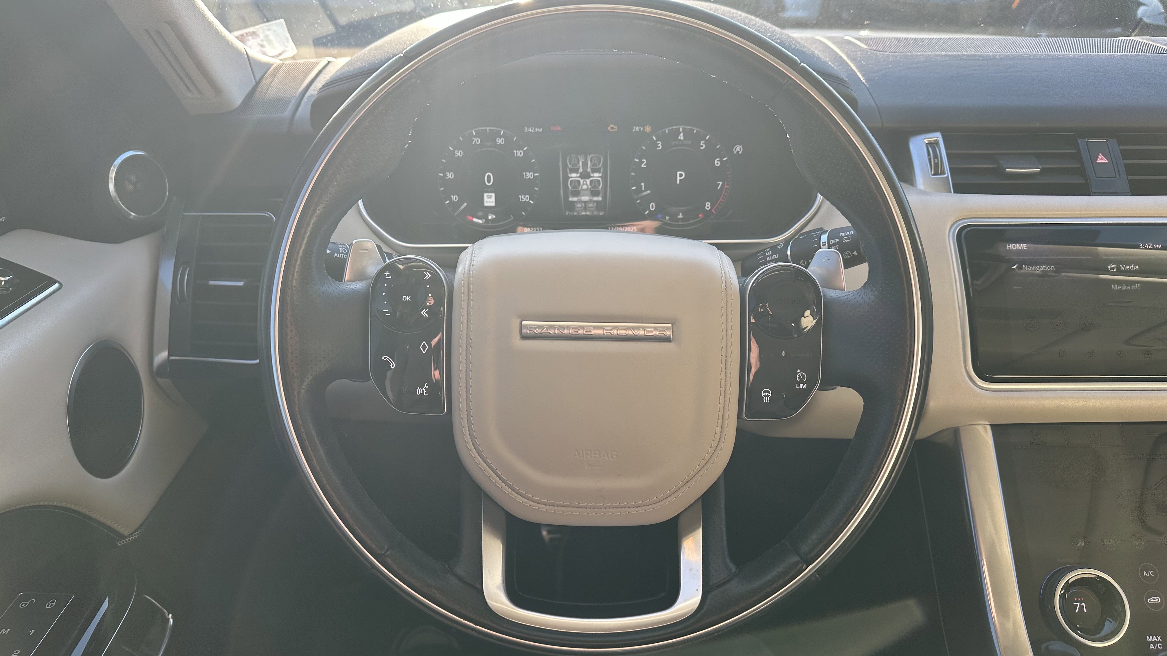 Used 2018 Land Rover Range Rover Sport HSE Dynamic image 18