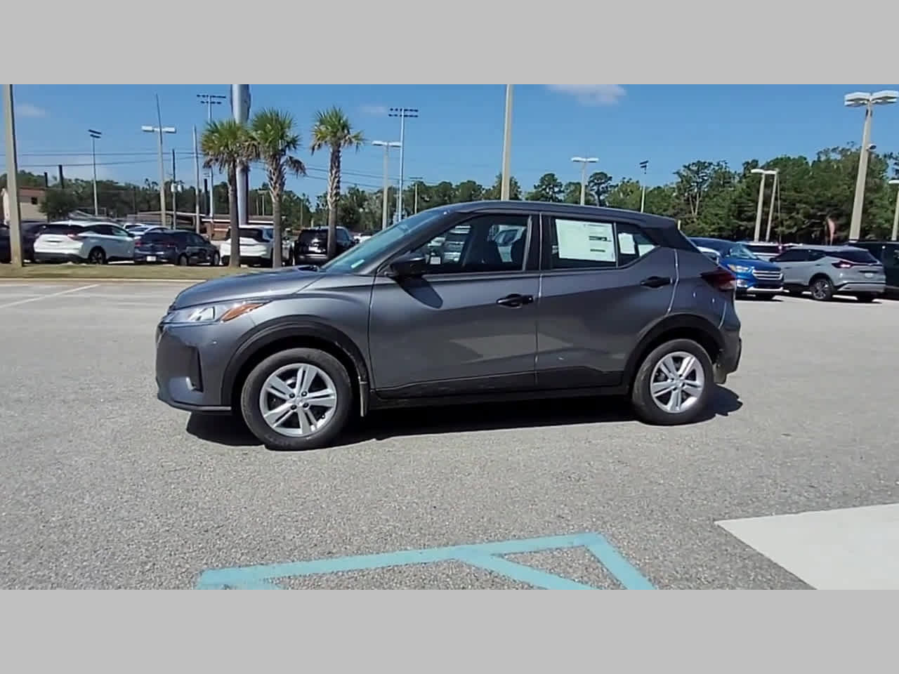 New 2025 Nissan Kicks Play S image 20