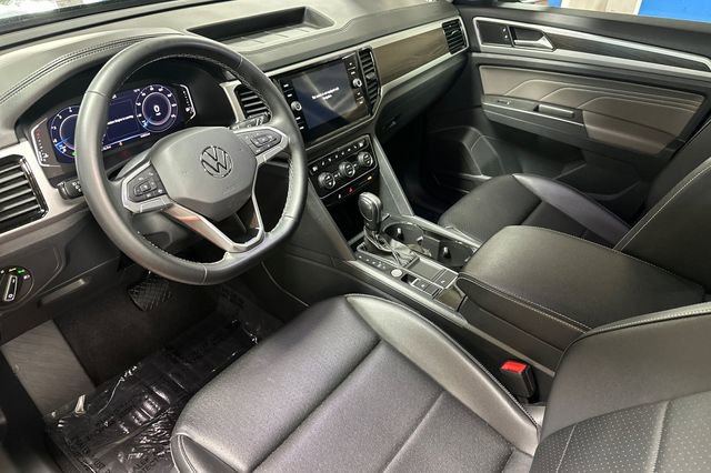Certified 2023 Volkswagen Atlas SE w/ Panoramic Sunroof Package FWD image 12