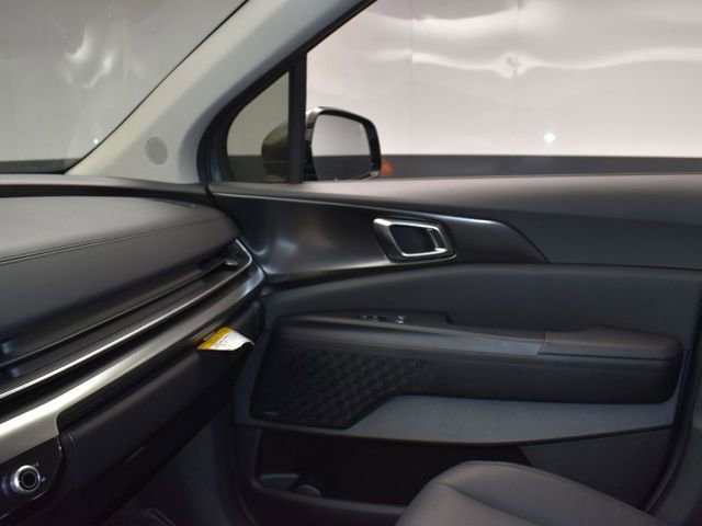 Certified 2025 Kia Carnival SX Prestige image 24