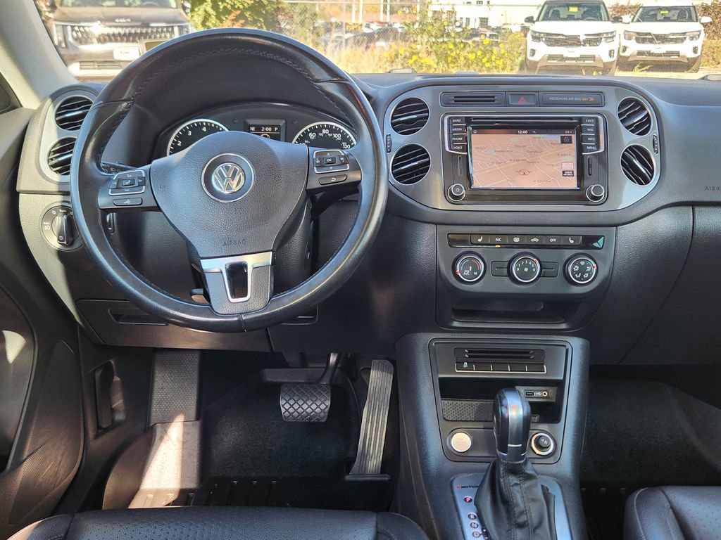 Used 2016 Volkswagen Tiguan S image 12