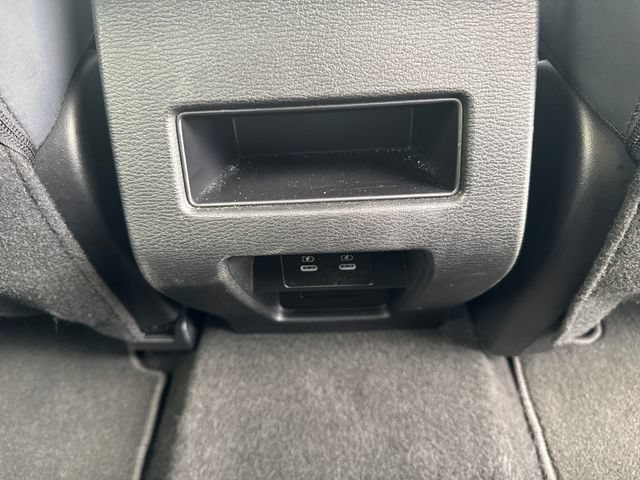 Used 2025 Mitsubishi Outlander AWD image 28
