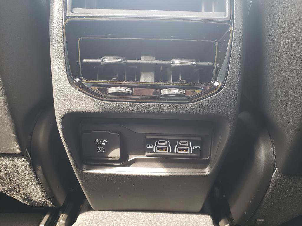 New 2025 Jeep Grand Cherokee Laredo X w/ Luxury Tech Group I image 13