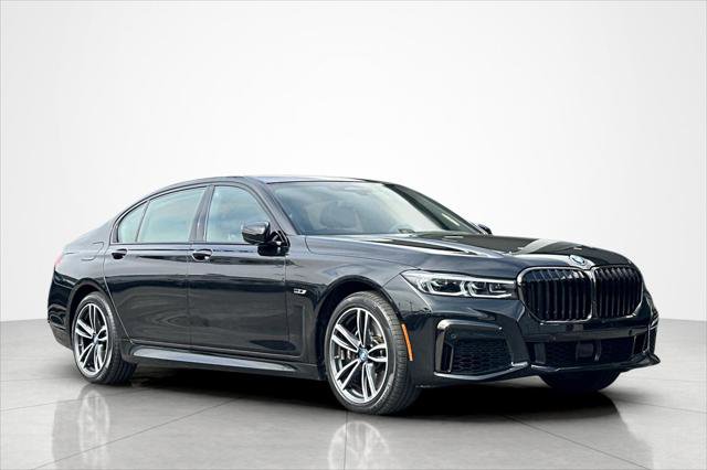 Used 2022 BMW 745e xDrive w/ M Sport Package image 7
