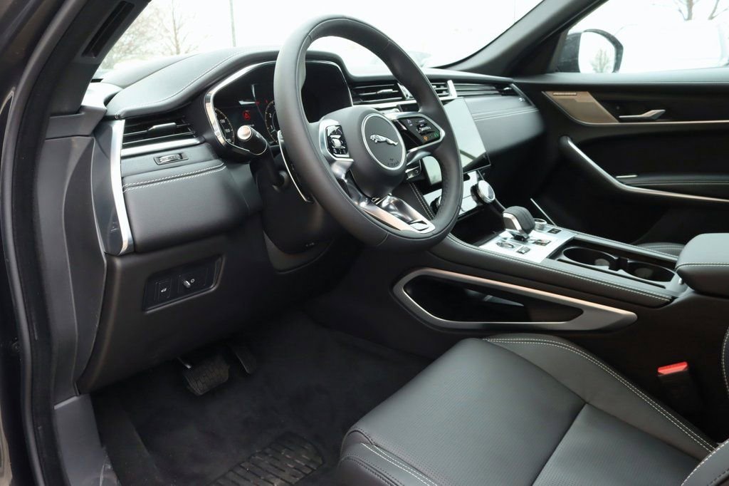 Used 2026 Jaguar F-PACE R-Dynamic S image 13