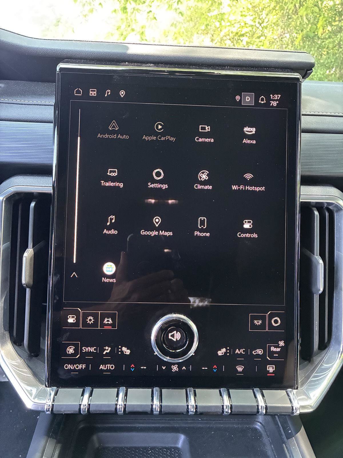 Used 2025 GMC Acadia Elevation AWD/4WD image 43