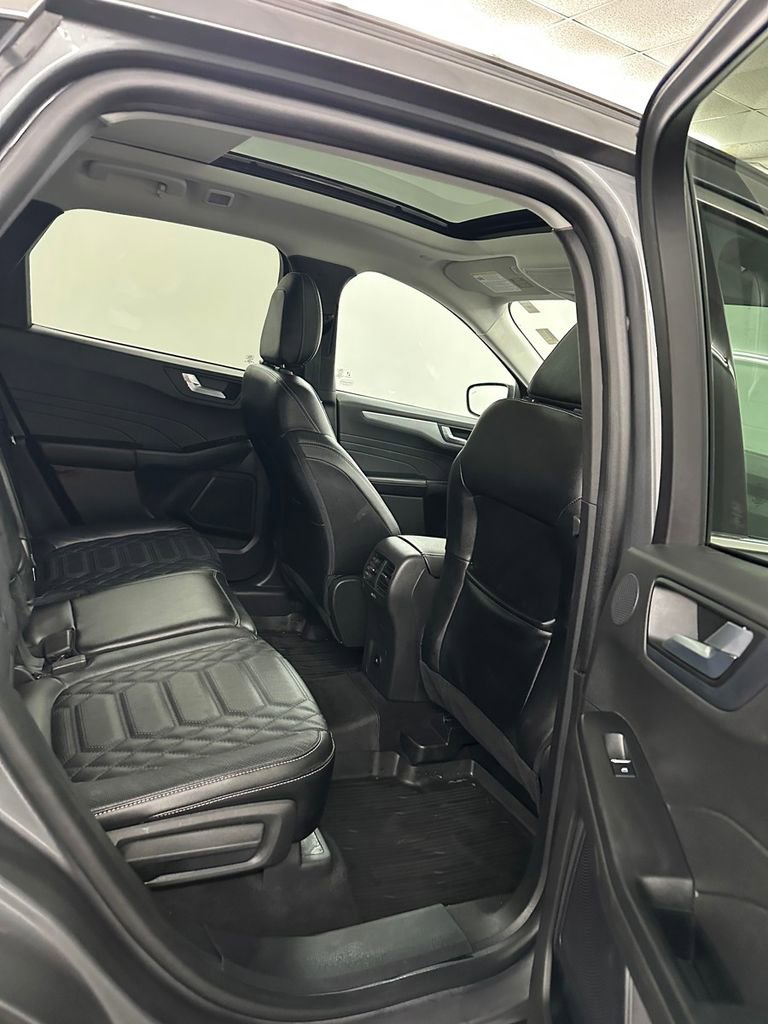 Used 2023 Ford Escape Platinum w/ Premium Technology Package image 33