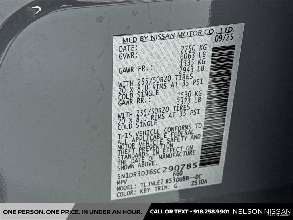 New 2025 Nissan Pathfinder Platinum w/ Black Appearance Package image 35