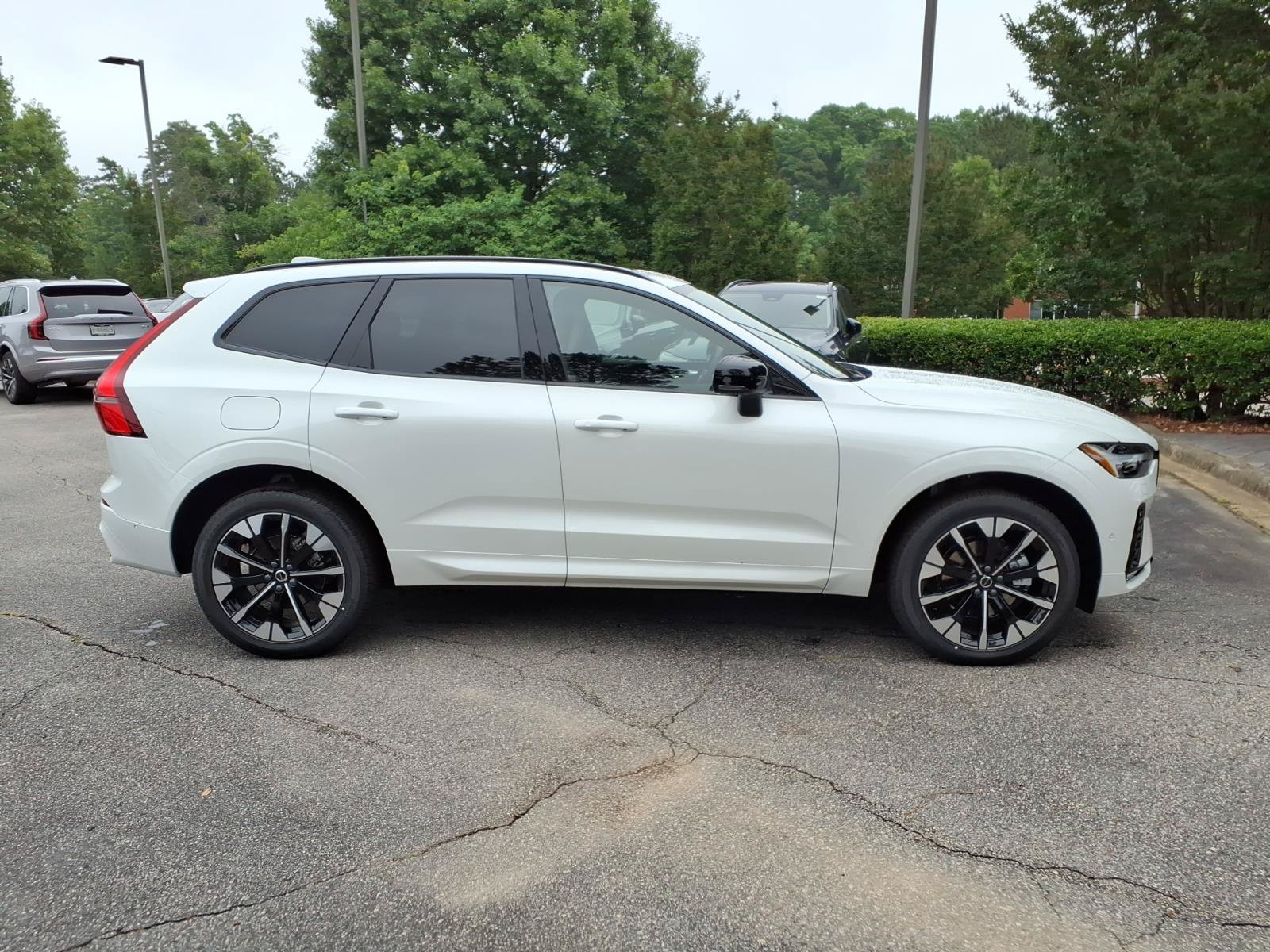 New 2026 Volvo XC60 B5 Plus w/ Protection Package Premier AWD/4WD image 2