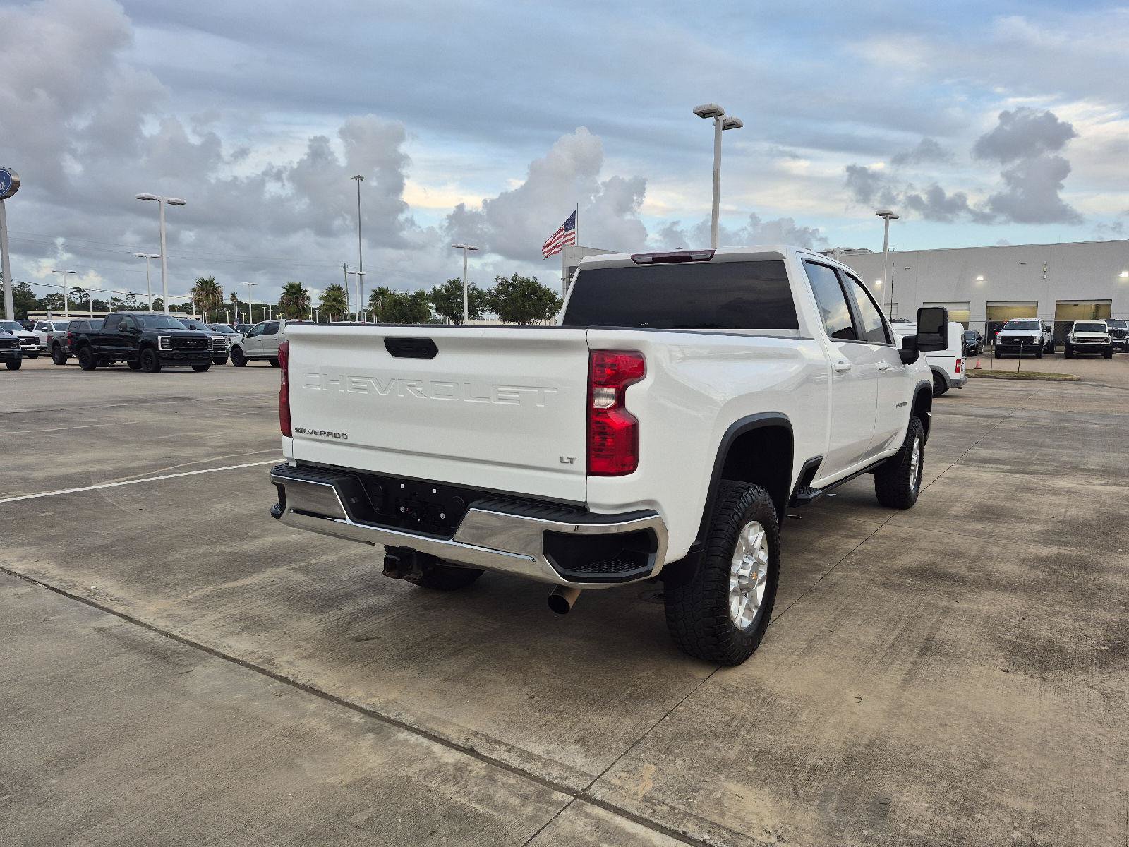 Used 2024 Chevrolet Silverado 2500 LT AWD/4WD image 11