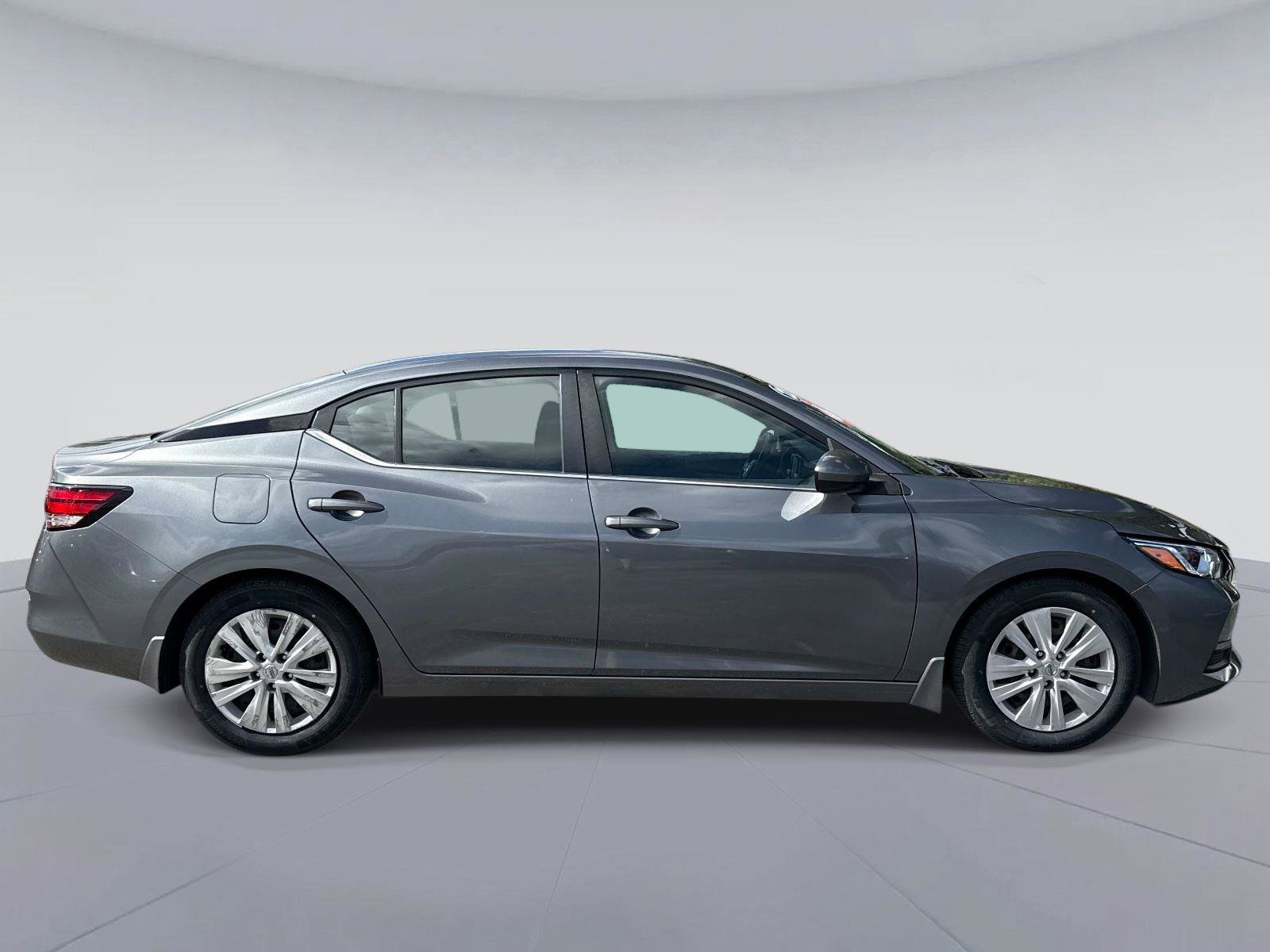 Used 2022 Nissan Sentra S FWD image 2