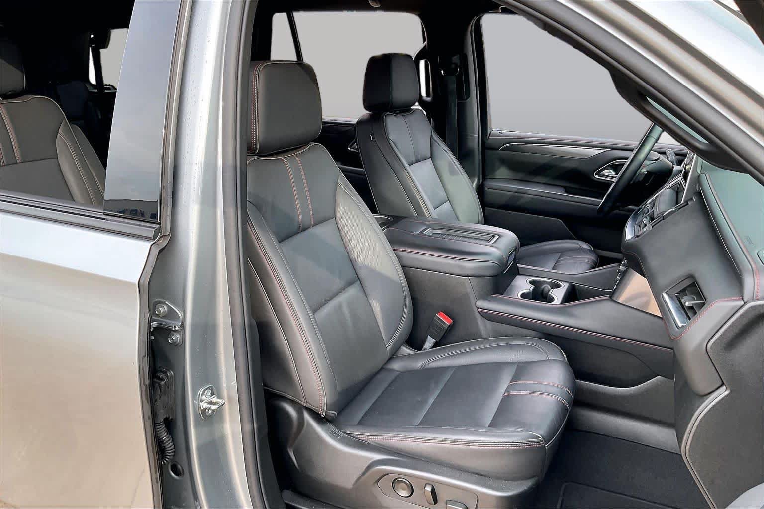 Used 2024 Chevrolet Tahoe RST w/ Luxury Package AWD/4WD image 8