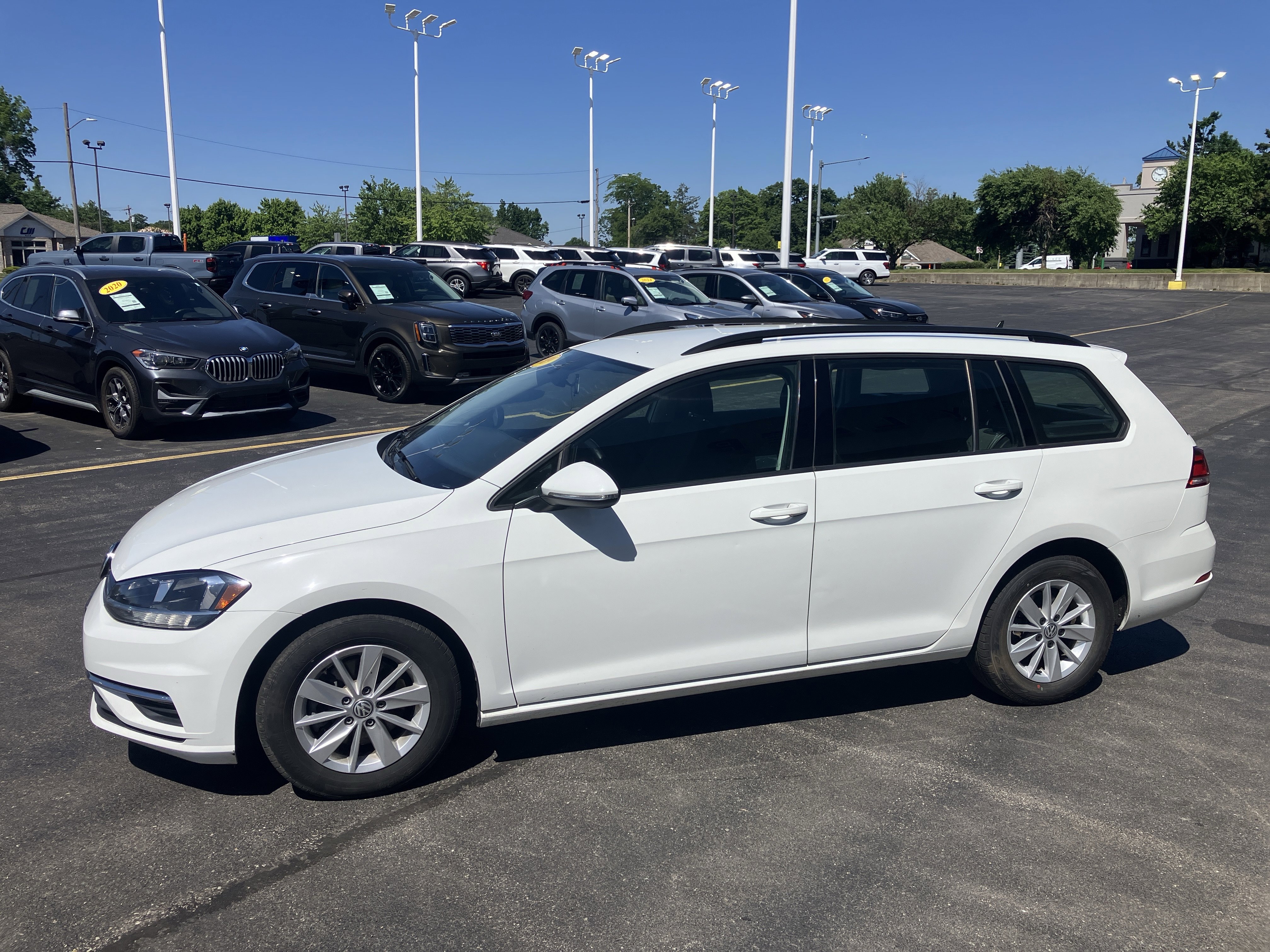 Used 2019 Volkswagen Golf S FWD image 5
