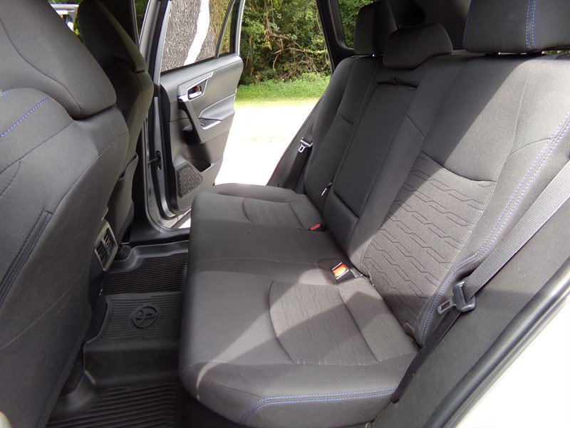 Used 2022 Toyota RAV4 SE image 28