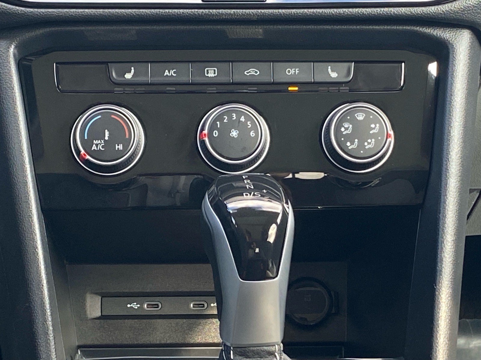 Certified 2023 Volkswagen Taos SE FWD image 10