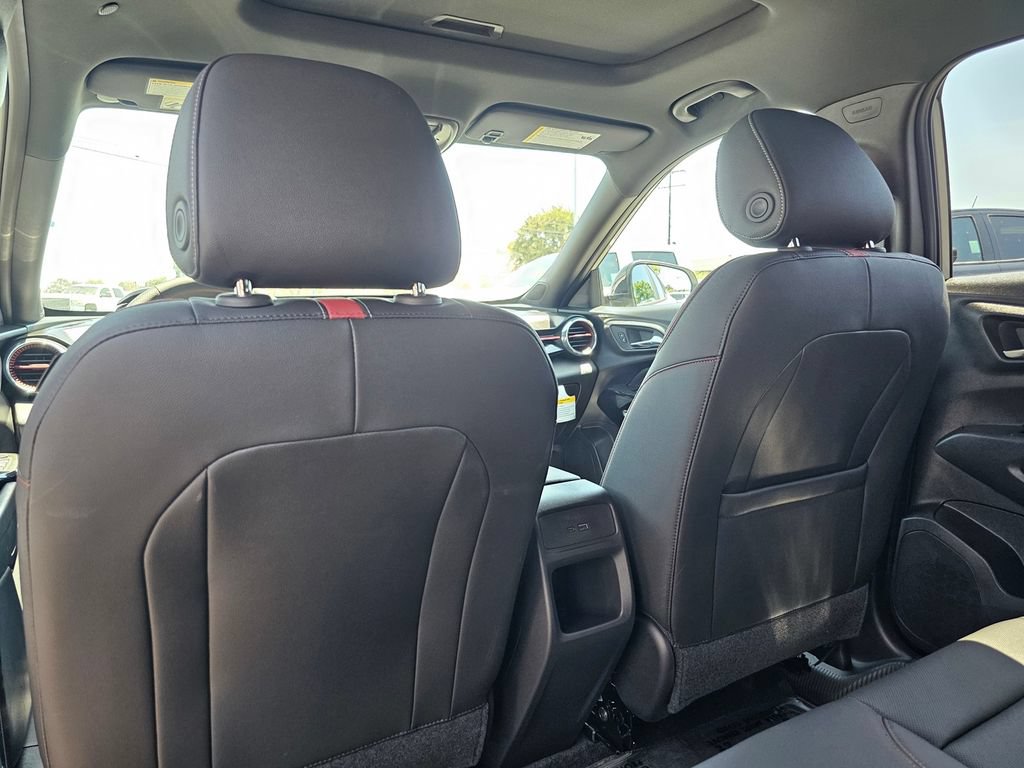 New 2026 Chevrolet Trax RS w/ Sunroof Package FWD image 17