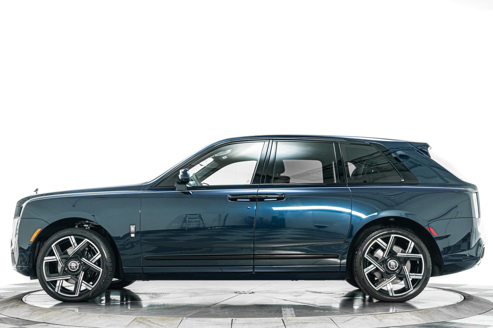 Used 2025 Rolls-Royce Cullinan Black Badge AWD/4WD image 6