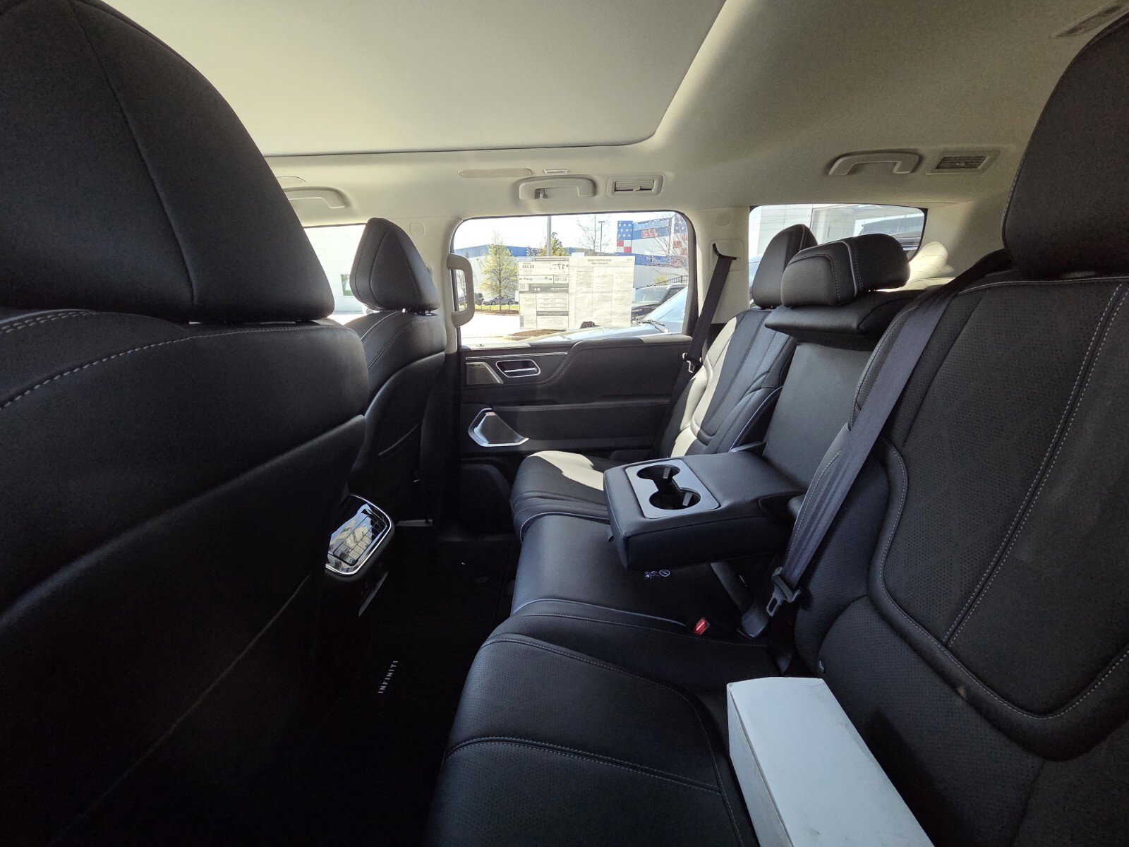 Certified 2025 INFINITI QX80 Sensory w/ Exterior Package image 6