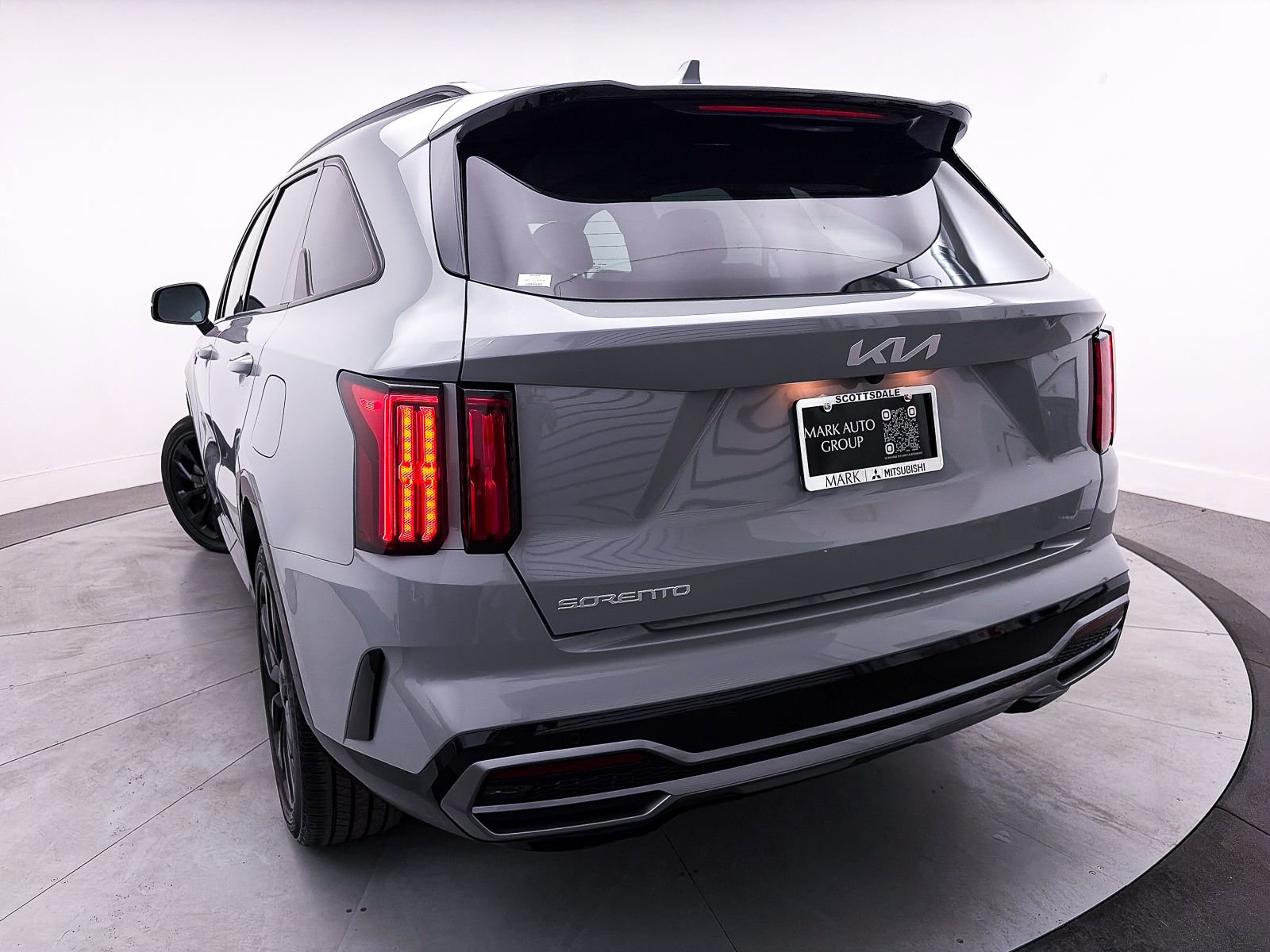 Used 2023 Kia Sorento SX image 9