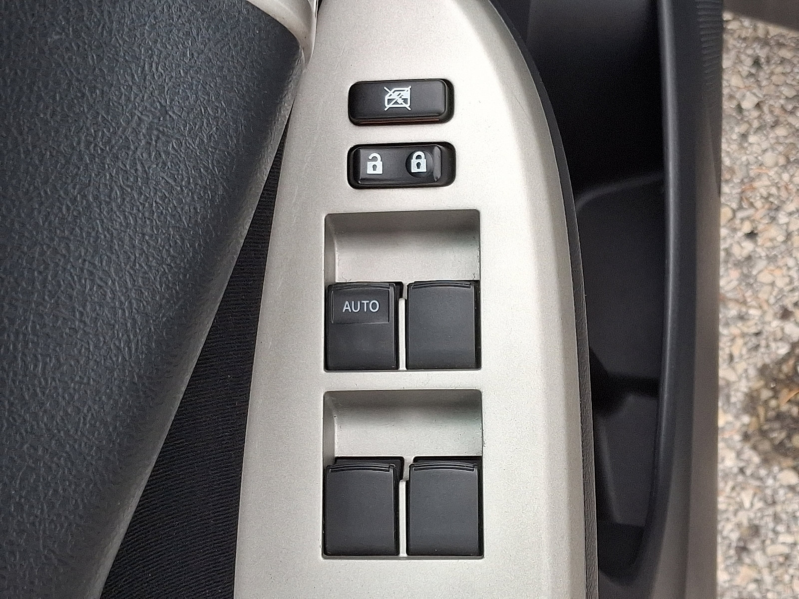 Used 2010 Toyota Corolla S image 23